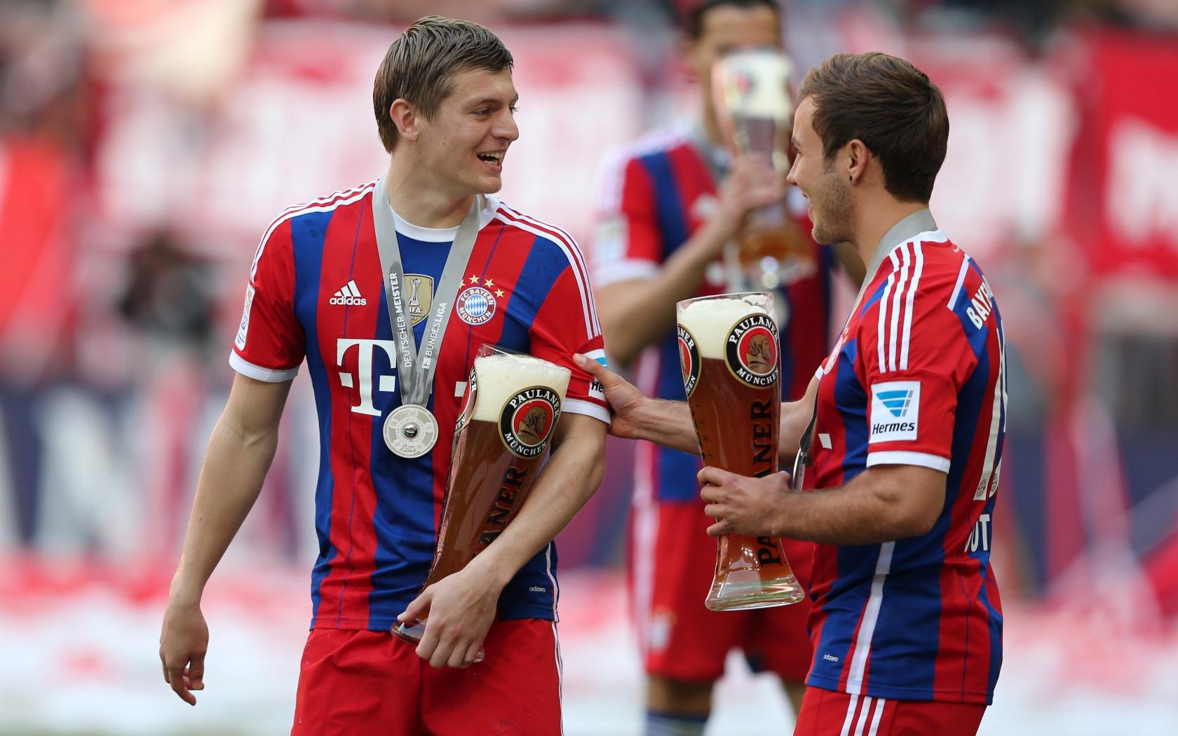 法国客场3-1逆转阿塞拜疆，马特塔、阿克利乌什破门，古斯托两助攻