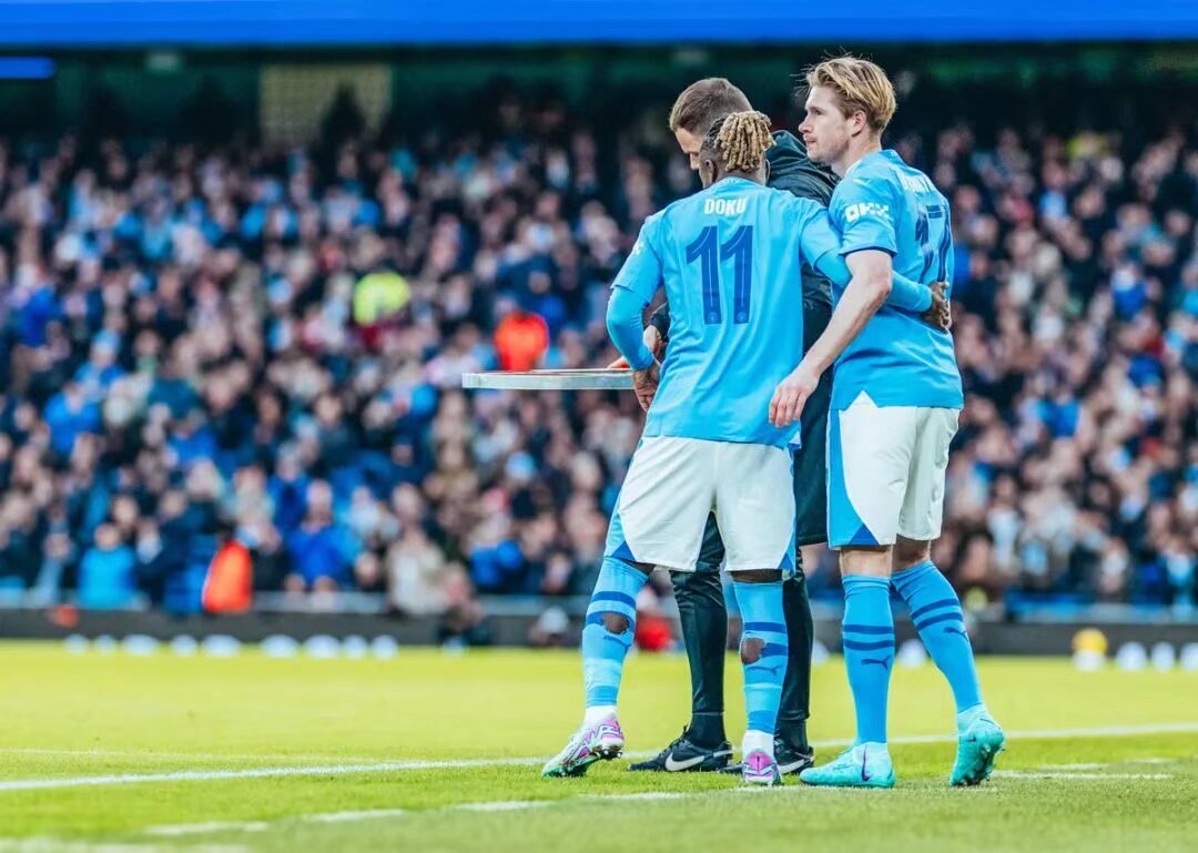 C罗未婚妻乔治娜点赞梅西妻子安东内拉夺冠帖