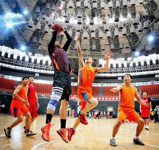 2025欧洲金童奖颁奖典礼：杜埃获得2025年金童奖