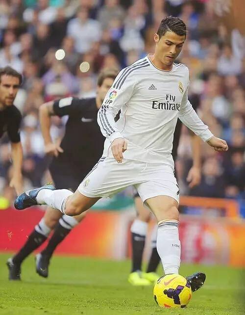 加速推动游戏产业鸿蒙合作，构建原生游戏用户焕新体验