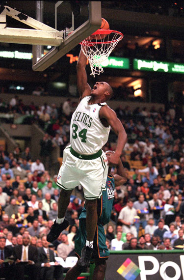 玉昆1：1战平浙江 收获队史首个中超进球